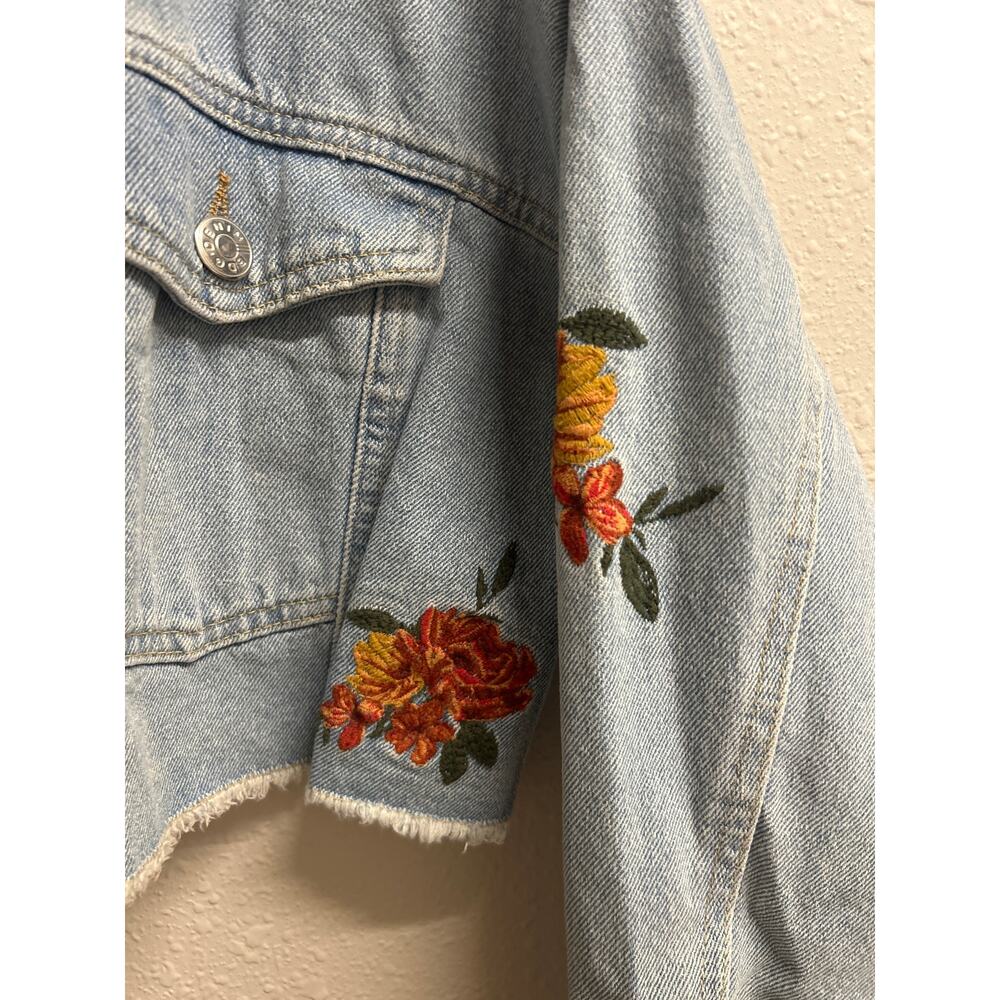 BDG urban outfitters cropped denim jacket floral embroidery jean jacket raw hem - Picture 7 of 12